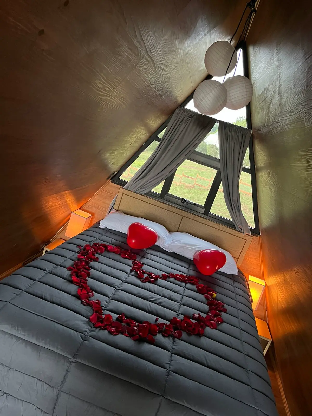 Cabaña romántica con chimenea